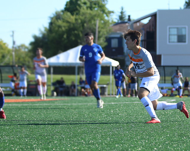 indiana tech student leo corso, playing soccer for indiana tech