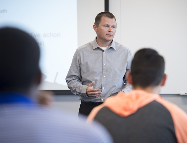 image of professor craig dyer teaching class