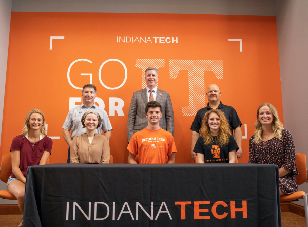 Students earn scholarships to Indiana Tech